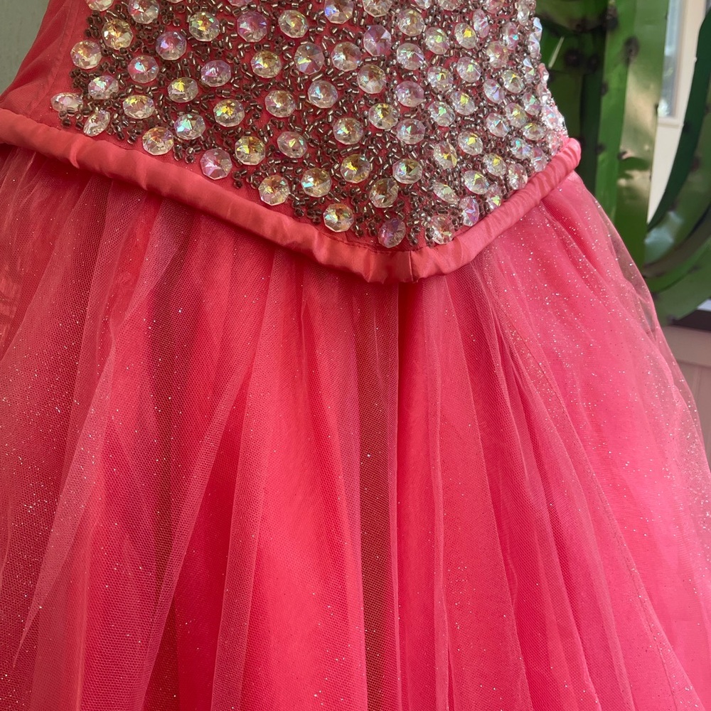 Formal dress (prom, sweet 16, quince, homecoming, ball dress)